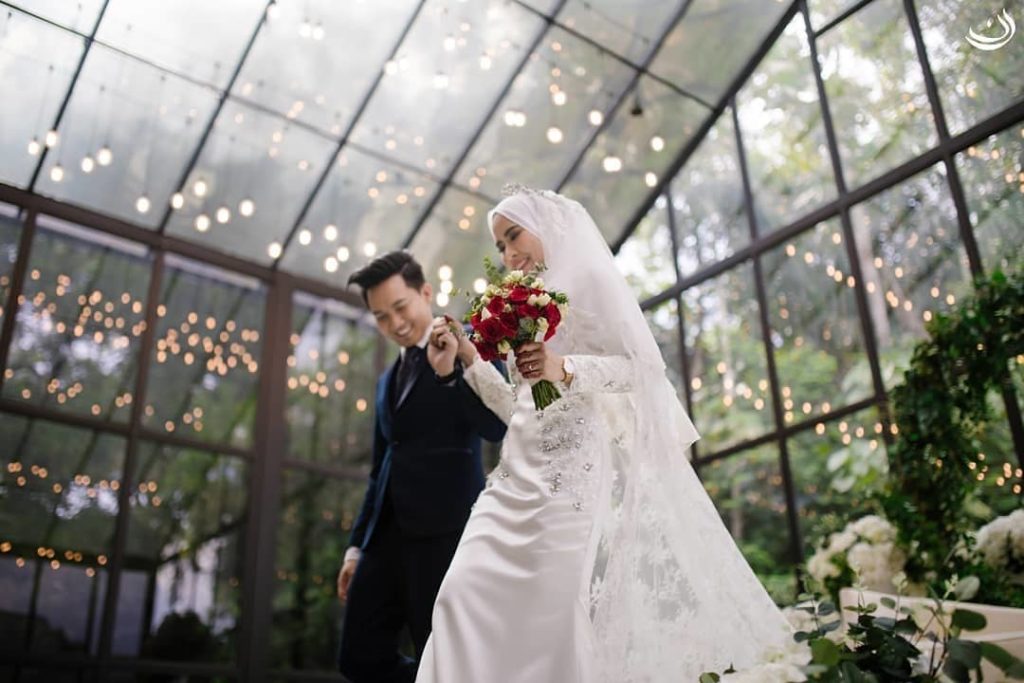forest valley cheras wedding hall glass house couple